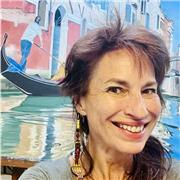 Professeur de dessin à Cannes, intervenante au sein de l'Institut Stanislas depuis 2019. Donne des cours à domicile ou en ligne.